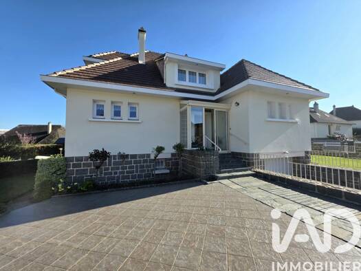 Maison à vendre 261 500 € 5 pièces 4 chambres 133 m² 675 m² de terrain Agneaux 50180