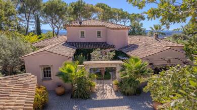 Maison de plain-pied à vendre 2 200 000 € 7 pièces 4 chambres 300 m² Boulevars-Gare-Saint Leger-Chabrand Draguignan 83300