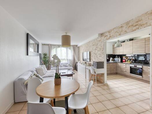 Appartement à louer 1 500 € 5 pièces 3 chambres 94 m² Étage 3/3 Ville Nouvelle-Centre Est Noisiel 77186