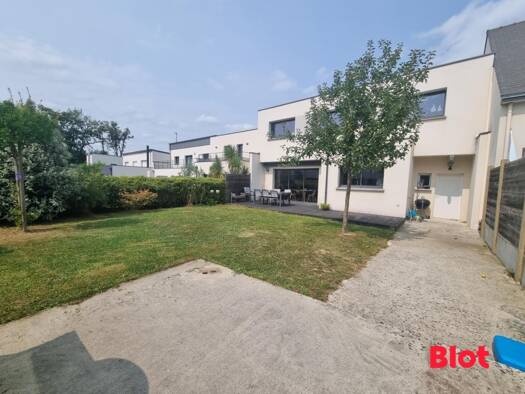 Villa à vendre 567 000 € 8 pièces 4 chambres 172 m² 340 m² de terrain Pacé 35740
