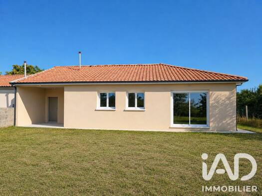 Maison de plain-pied à vendre 188 000 € 4 pièces 3 chambres 113 m² 1 100 m² de terrain Saint-Médard-de-Guizières 33230
