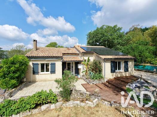 Maison de plain-pied à vendre 253 000 € 4 pièces 3 chambres 110 m² 2 115 m² de terrain Dirac 16410