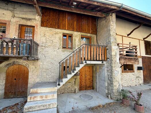 Maison à vendre 220 000 € 4 pièces 2 chambres 74 m² 249 m² de terrain Bassy 74910