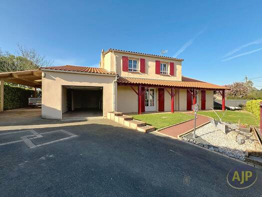 Maison à vendre 259 900 € 5 pièces 3 chambres 127 m² 1 171 m² de terrain La Ferriere 85280