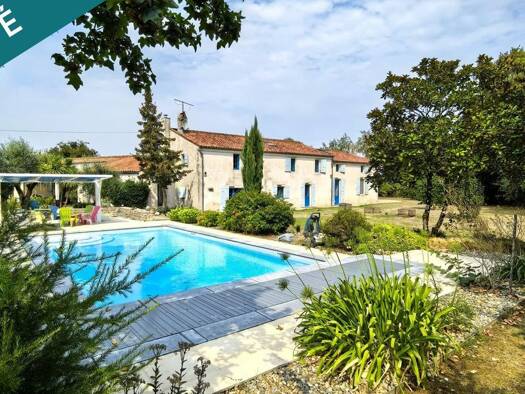 Villa à vendre 699 000 € 18 pièces 6 chambres 370 m² 8 105 m² de terrain Taillant 17350
