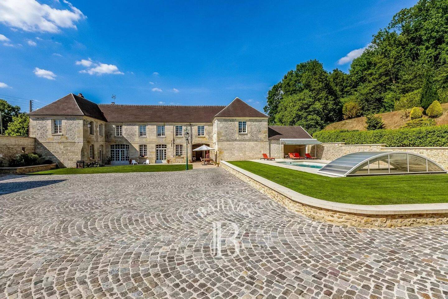 Maison à vendre, 333m², VERNEUIL EN HALATTE