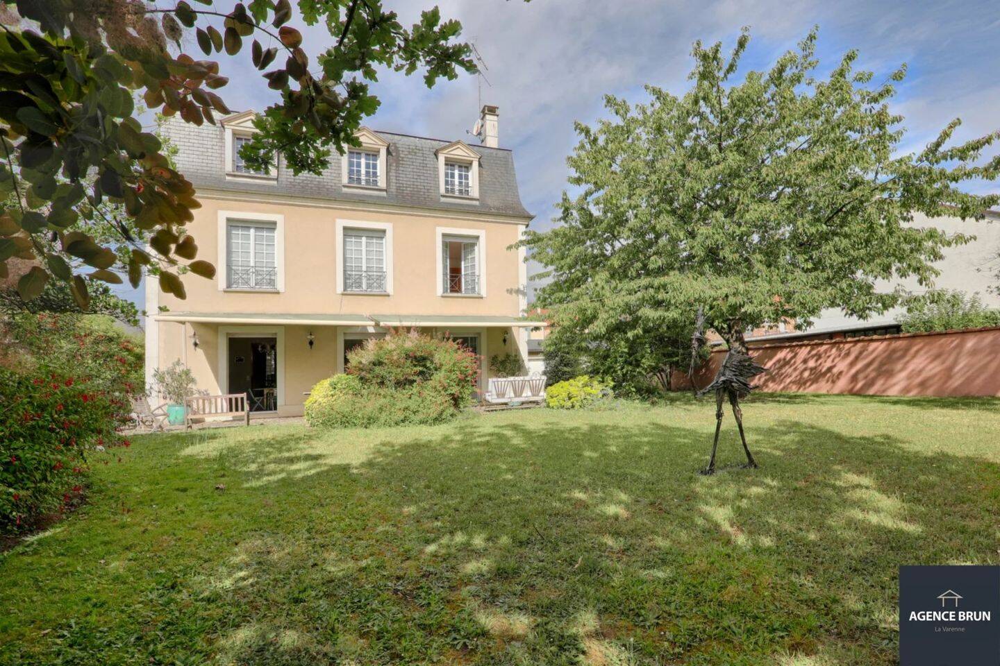Maison à vendre, 241m², SAINT MAUR DES FOSSES