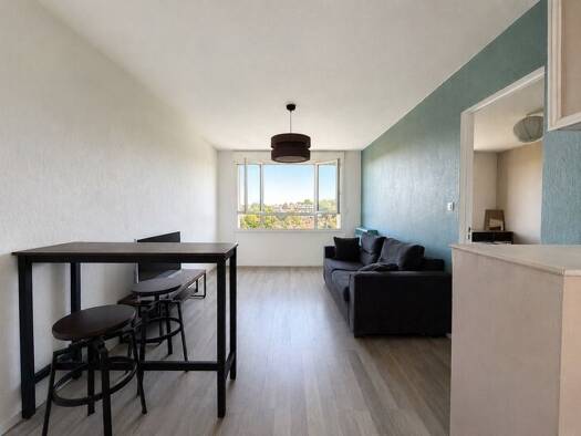 Appartement à vendre 125 000 € 2 pièces 1 chambre 40 m² Étage 4/4 Le Burck Mérignac 33700