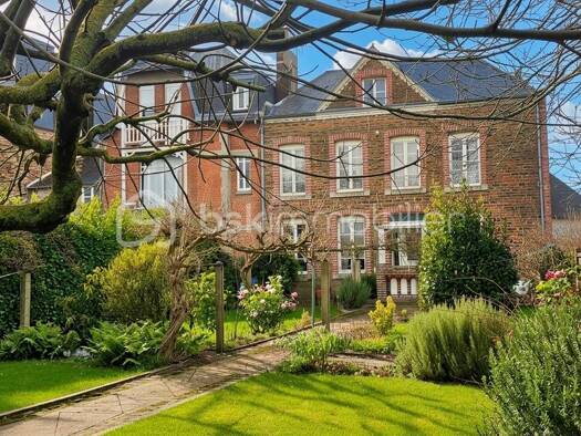 Maison à vendre 182 500 € 5 pièces 2 chambres 112 m² 561 m² de terrain Saint-Hilaire-du-Harcouët 50600
