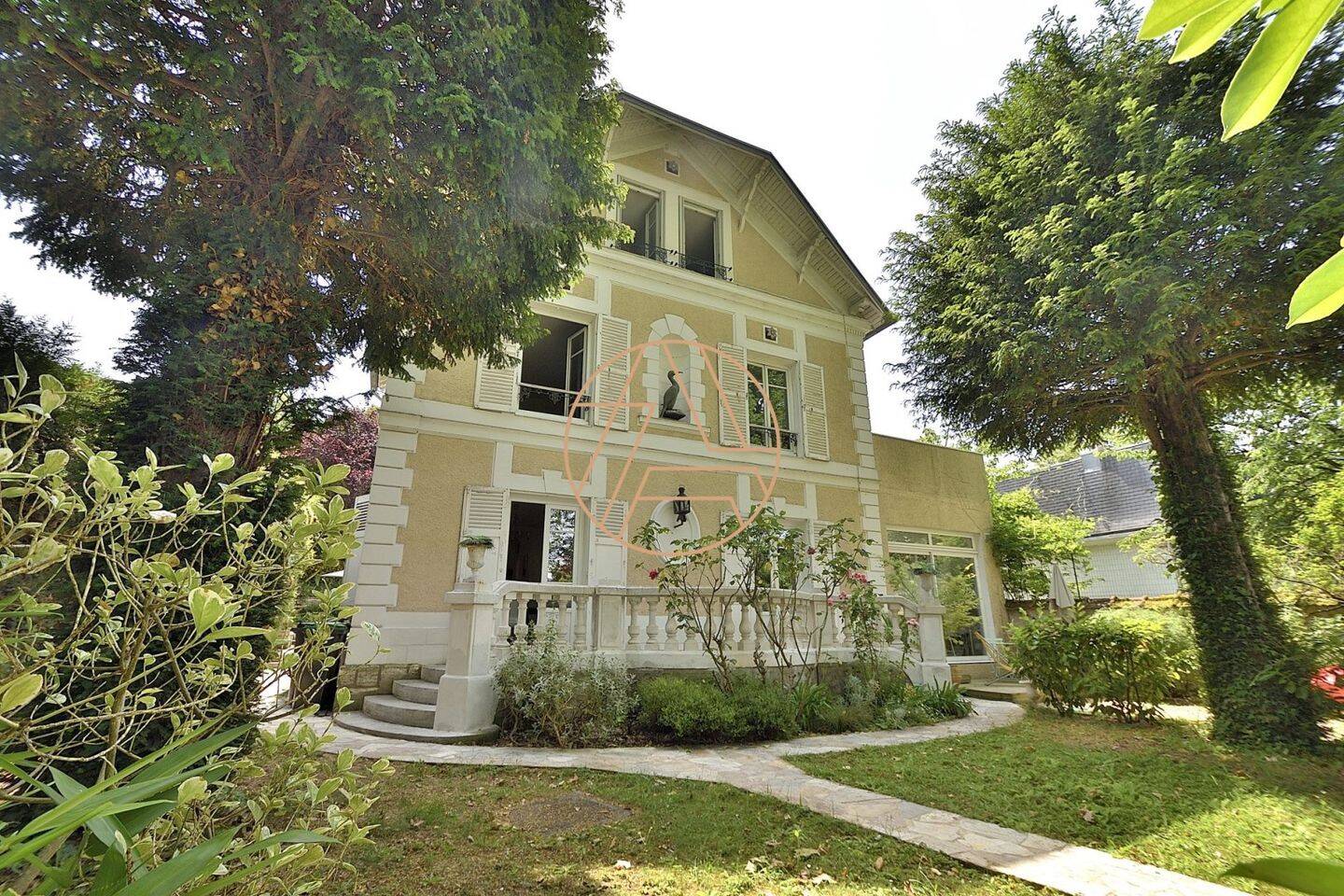 Maison à vendre, 200m², SAINT MAUR DES FOSSES