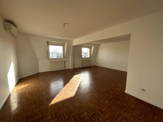 Appartement à louer 1 049 € 4 pièces 2 chambres 84 m² Étage 3/3 Sud Est Hagondange 57300