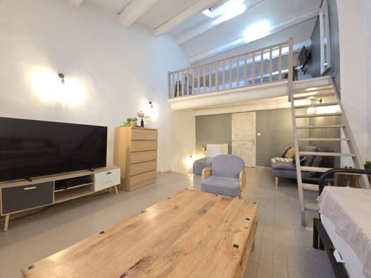 Maison à louer 850 € 2 pièces 1 chambre 62 m² Carmes-Infirmieres-Thiers Avignon 84000