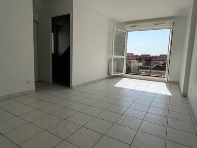 Appartement à vendre 103 000 € 2 pièces 1 chambre 42,3 m² Dernier étage, Étage 2/2 Centre Ville Nogent sur Oise 60180