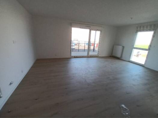 Appartement à louer 742 € 2 pièces 1 chambre 48 m² 1er étage Nord Ouest Illzach 68110