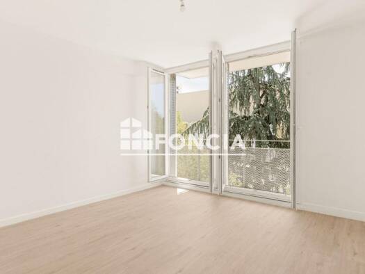 Appartement à vendre 140 000 € 3 pièces 2 chambres 60 m² Étage 2/4 Centre Ville Saint-Priest 69800
