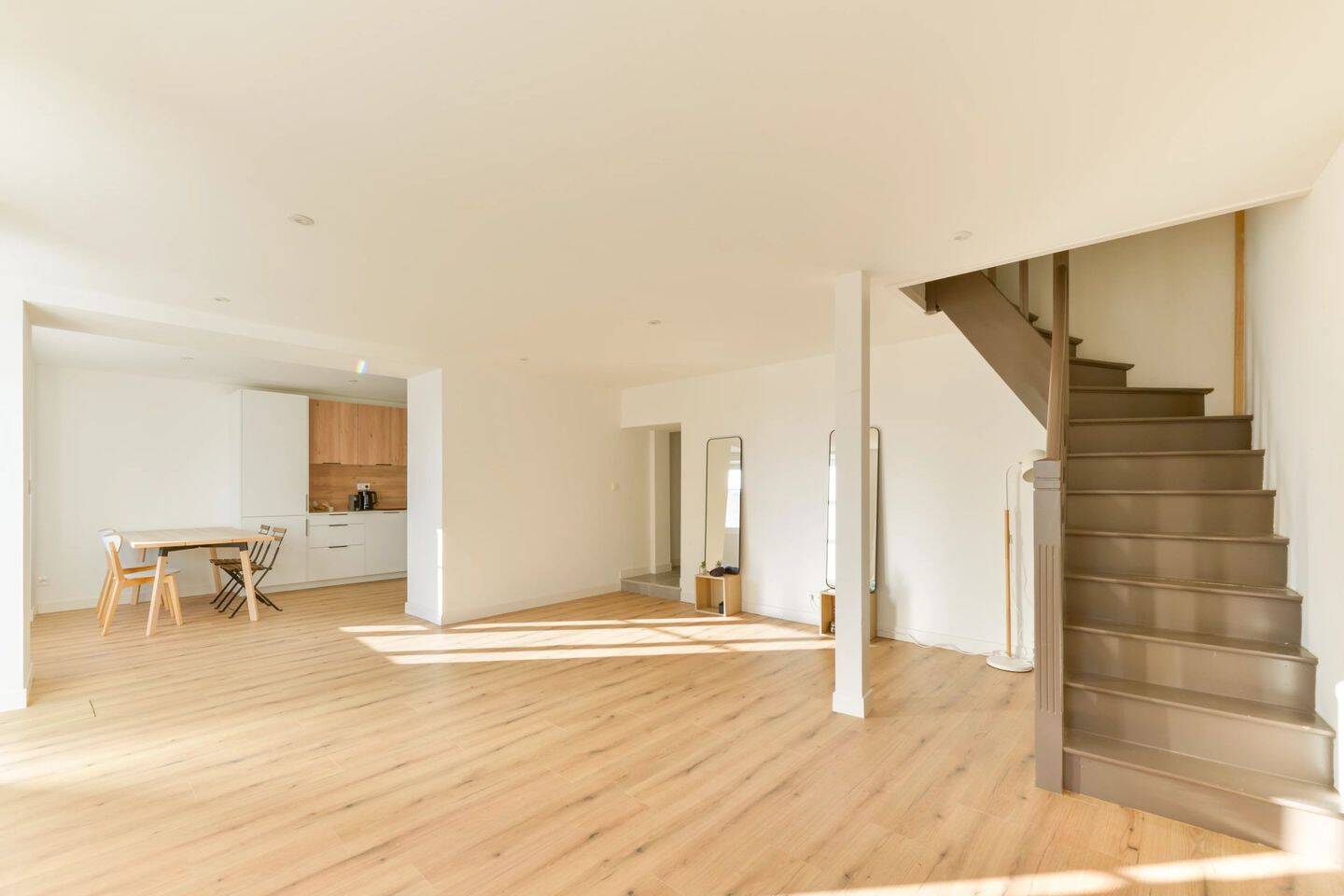 Maison de ville meublée idéalement située — 6