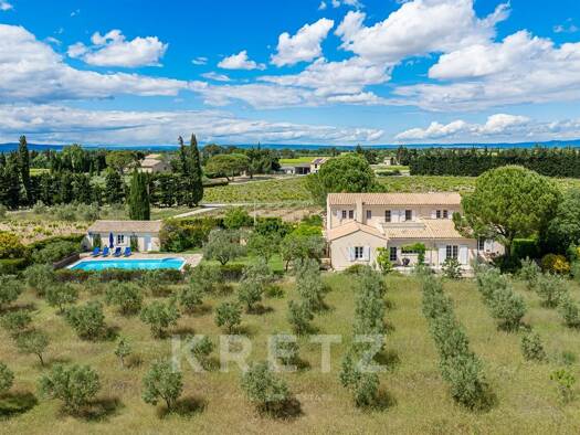Maison à vendre 925 000 € 8 pièces 5 chambres 257 m² 2 000 m² de terrain Sainte-Cécile-les-Vignes 84290