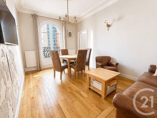 Appartement à vendre 192 000 € 2 pièces 1 chambre 40 m² 5ème étage Aubervilliers 93300