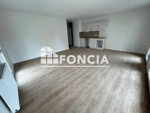 Appartement à louer 877 € 4 pièces 3 chambres 84,3 m² RDC/5 Les Perouses-Triangle d'Activité Ambérieu-en-Bugey 01500