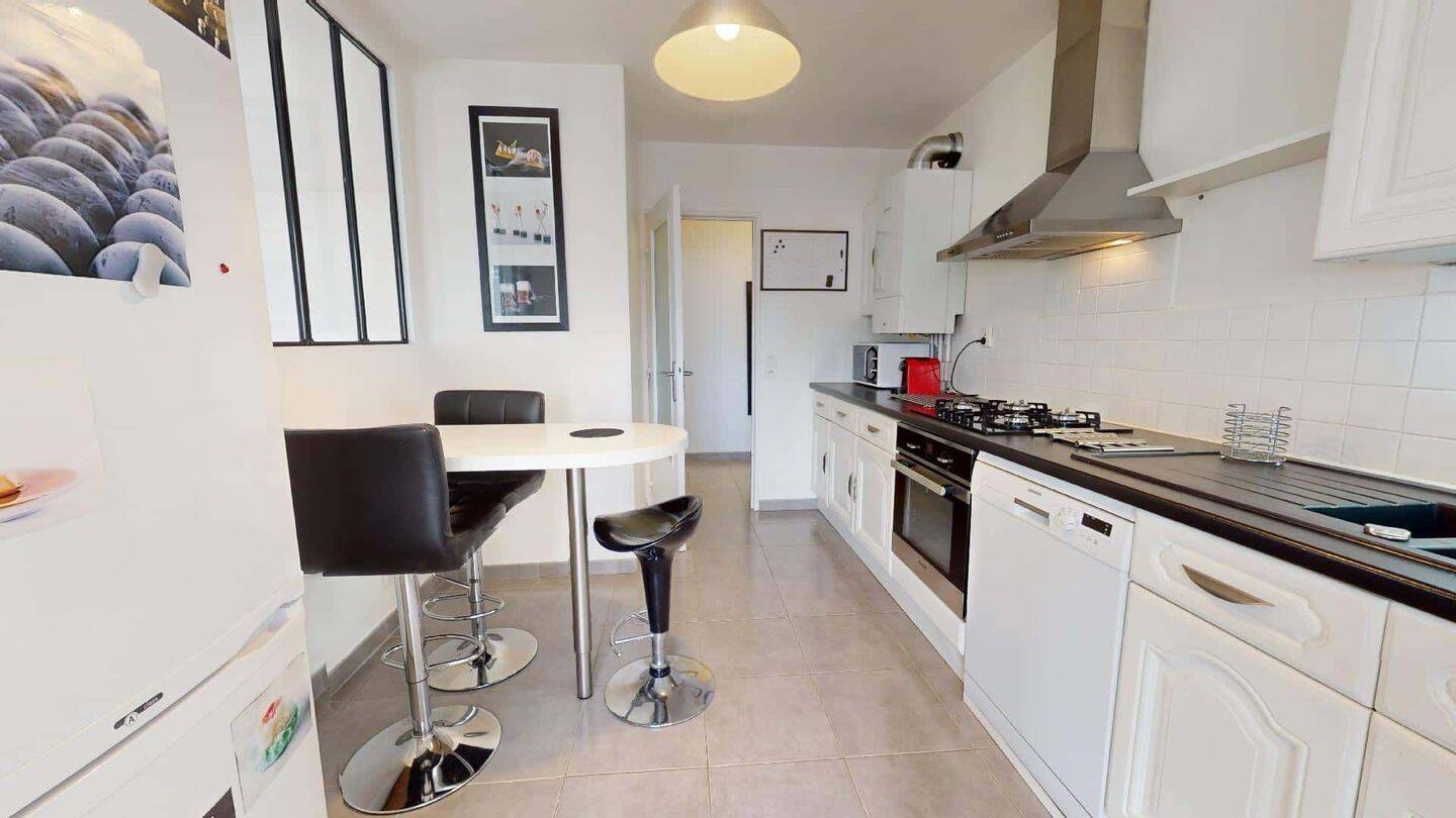 Room in Avenue Salvador Allende, Villeurbanne for 98 m² with 3 b — 10