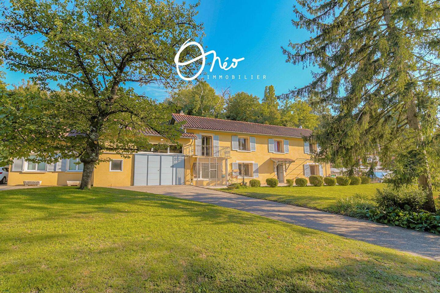 Maison à vendre, 225m², SAINT PIERRE DE CHANDIEU