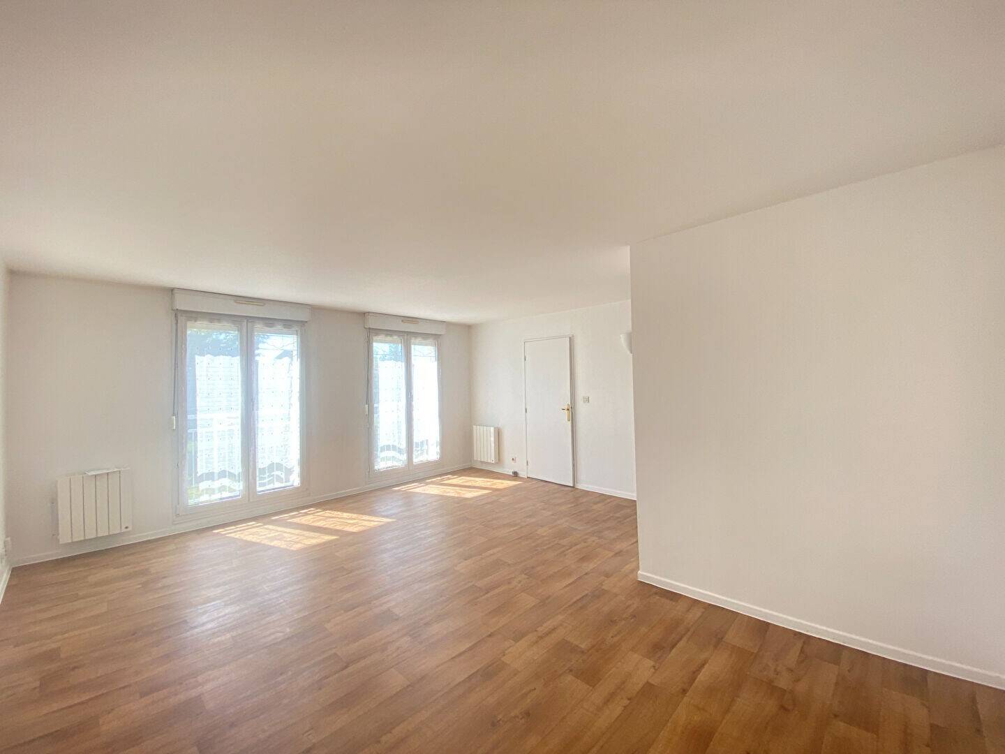 Maison à louer, 37m², MONTIGNY LE BRETONNEUX