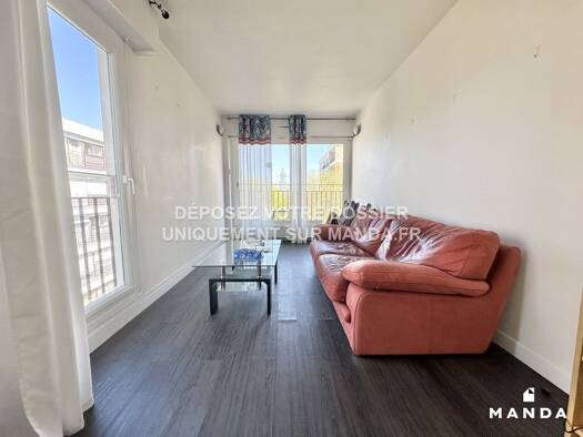 Appartement à louer 1 400 € 4 pièces 3 chambres 80 m² 4ème étage Brunoy 91800