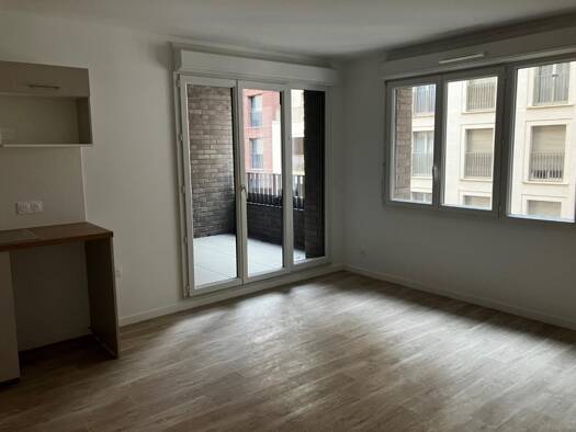 Appartement à louer 1 193 € 3 pièces 2 chambres 61 m² 3ème étage Prefecture Bobigny 93000