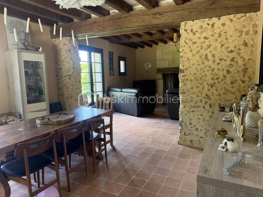 Maison à vendre 319 000 € 9 pièces 6 chambres 202 m² Bassillac et Auberoche 24330
