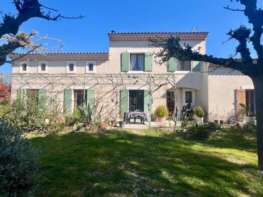 Maison à vendre 740 000 € 5 pièces 3 chambres 168 m² 3 209 m² de terrain Saint-Rémy-de-Provence 13210