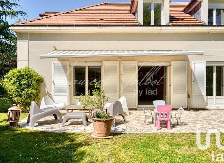 Maison à vendre 785 000 € 5 pièces 4<br/>chambres 124 m²<br/>superficie 388 m²<br/>terrain Tête de Girafe Chatou 78400