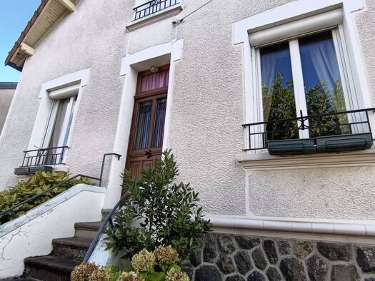 Maison à vendre 107 500 € 6 pièces 3 chambres 102,5 m² 810 m² de terrain La Caserne-Les Guineberts Montluçon 03100