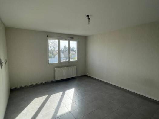 Appartement à louer 322 € 1 pièce 34 m² 3ème étage Centre Ville Cosne-cours-sur-Loire 58200