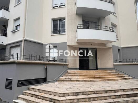 Appartement à vendre 118 000 € 1 pièce 24 m² RDC/5 Le Point du Jour-Centre Gare Cergy 95800