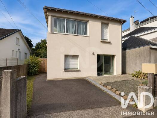 Maison à vendre 249 000 € 6 pièces 2 chambres 100 m² 321 m² de terrain Hôtel de Ville Couëron 44220