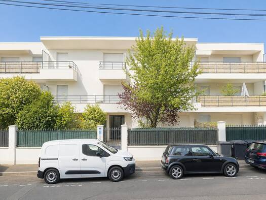 Appartement à vendre - Première occupation 219 990 € 2 pièces 1 chambre 36,7 m² Étage 1/2 Varenne-Centre-Rive Charmante Noisy-le-Grand 93160