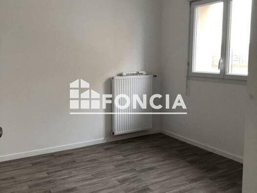 Appartement à louer 1 140 € 4 pièces 3 chambres 70,6 m² 1er étage La Closerie-Les Aulnes Combs-la-Ville 77380