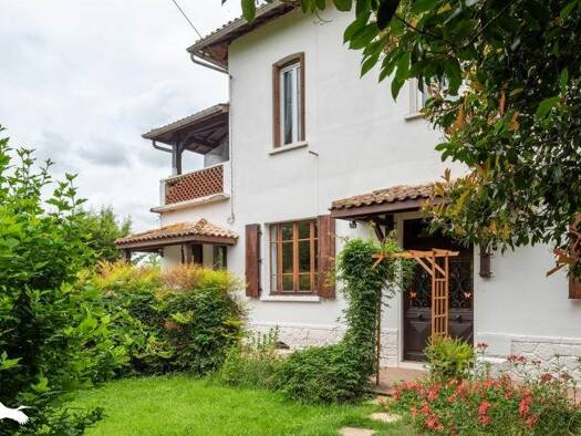 Maison à vendre 369 600 € 8 pièces 6 chambres 262 m² 6 619 m² de terrain Barcelonne du Gers 32720