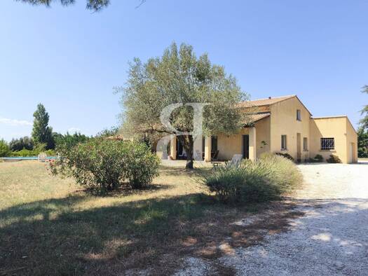 Villa à vendre 479 000 € 6 pièces 5 chambres 160 m² 7 560 m² de terrain Ouest Valréas 84600