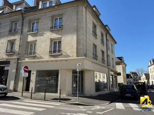 Local commercial à louer 1 680 € 60 m² de surface de vente Compiègne 60200
