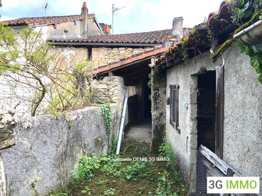 Maison de ville à vendre 22 000 € 2 pièces 1 chambre 50 m² 143 m² de terrain Ruffec 16700