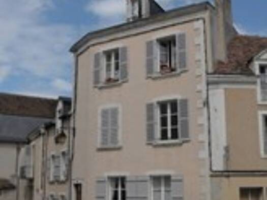 Appartement à louer 502 € 3 pièces 2 chambres 80 m² 1er étage Argenton-sur-Creuse 36200