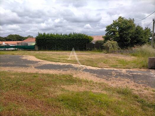 Terrain constructible à vendre 113 880 € 591 m² de terrain Le Poire sur Vie 85170