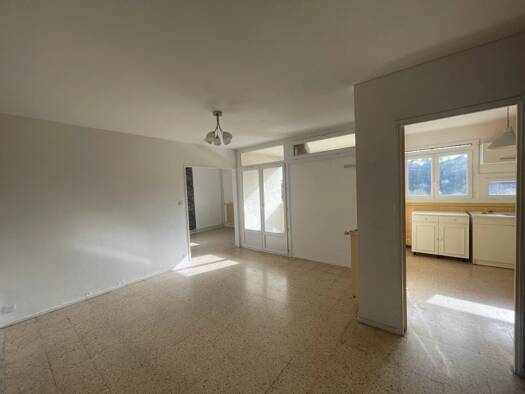 Appartement à louer 631 € 4 pièces 2 chambres 68,5 m² 8ème étage Rochebelle-Cauvel Alès 30100