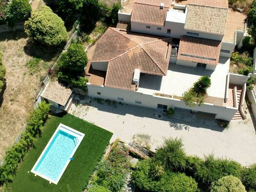 Villa à vendre 2 080 000 € 6 pièces 4 chambres 260 m² 2 000 m² de terrain Cassis 13260
