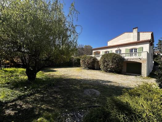 Maison à vendre 334 500 € 10 pièces 6 chambres 301 m² 2 374 m² de terrain La Voulte-sur-Rhône 07800