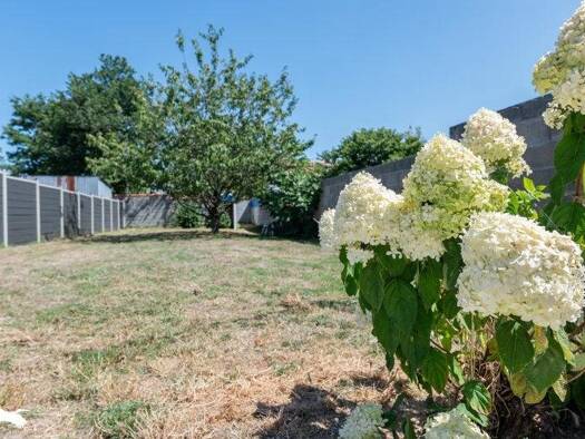 Maison à vendre 174 371 € 3 pièces 2 chambres 81 m² 329 m² de terrain Nord Boulogne-Nord Bourg Saint-Philbert-de-Grand-Lieu 44310