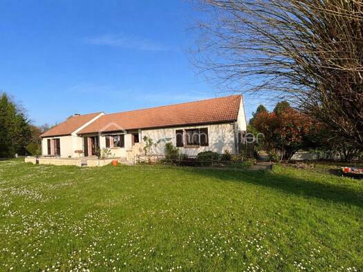 Maison à vendre 209 990 € 6 pièces 4 chambres 137 m² 6 022 m² de terrain Nogent-sur-Vernisson 45290