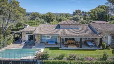 Villa à vendre 1 685 000 € 8 pièces 4 chambres 235 m² 4 300 m² de terrain Biot 06410