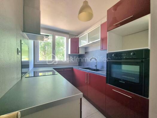 Appartement à vendre 125 000 € 4 pièces 3 chambres 73,08 m² Étage 1/2 Centre Est Provins 77160
